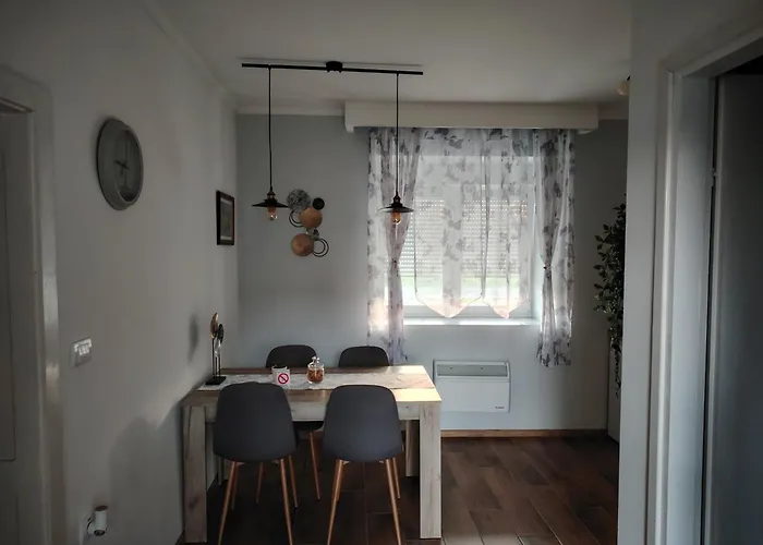 Katarina Lägenhet Backi Monostor